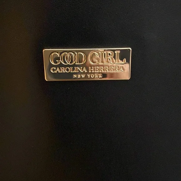 New Carolina Herrera Goodgirl tote + 6 clarins beauty & 3 Firstaid beauty & bag - Picture 10 of 10